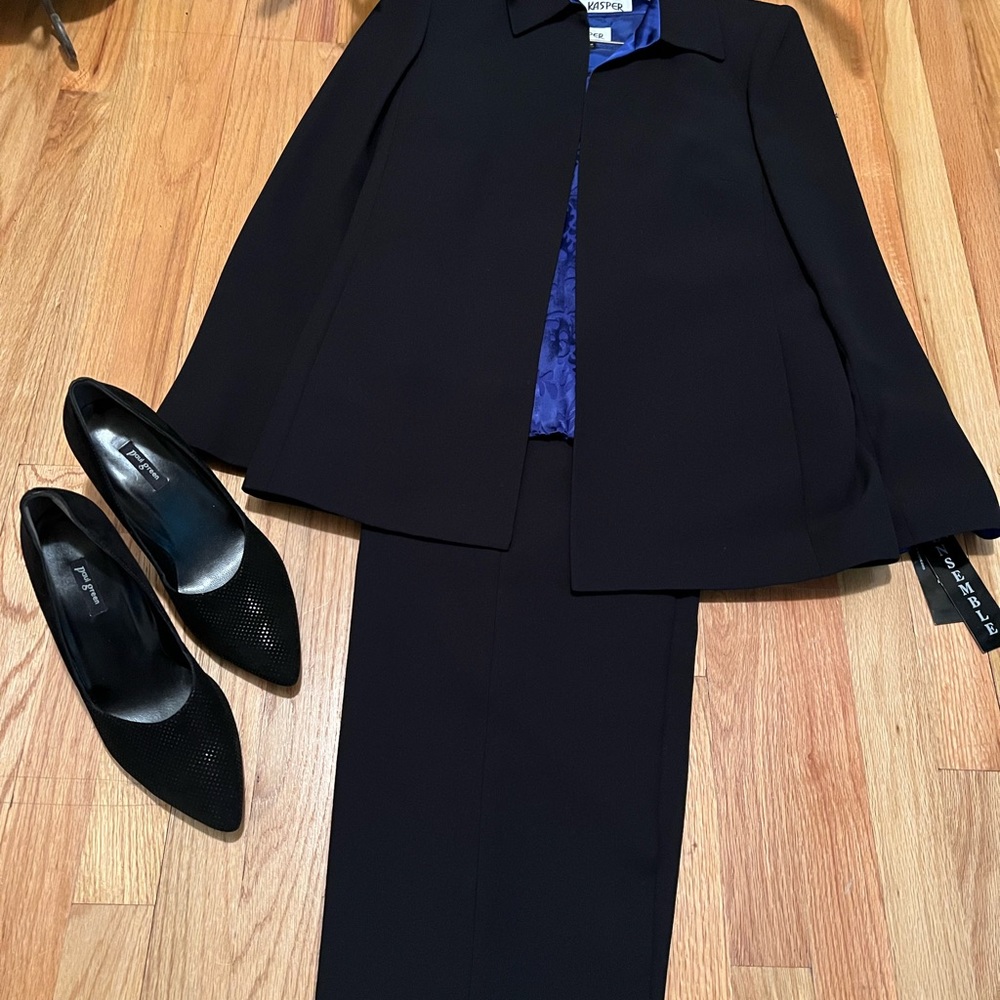 “One day special” Kasper 3 Piece Ensemble